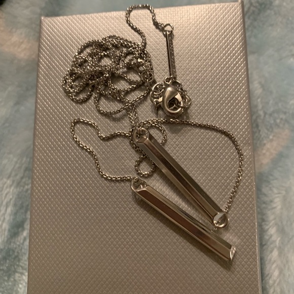 NWOT! Kendra Scott Silver Shelton Necklace - Picture 6 of 7